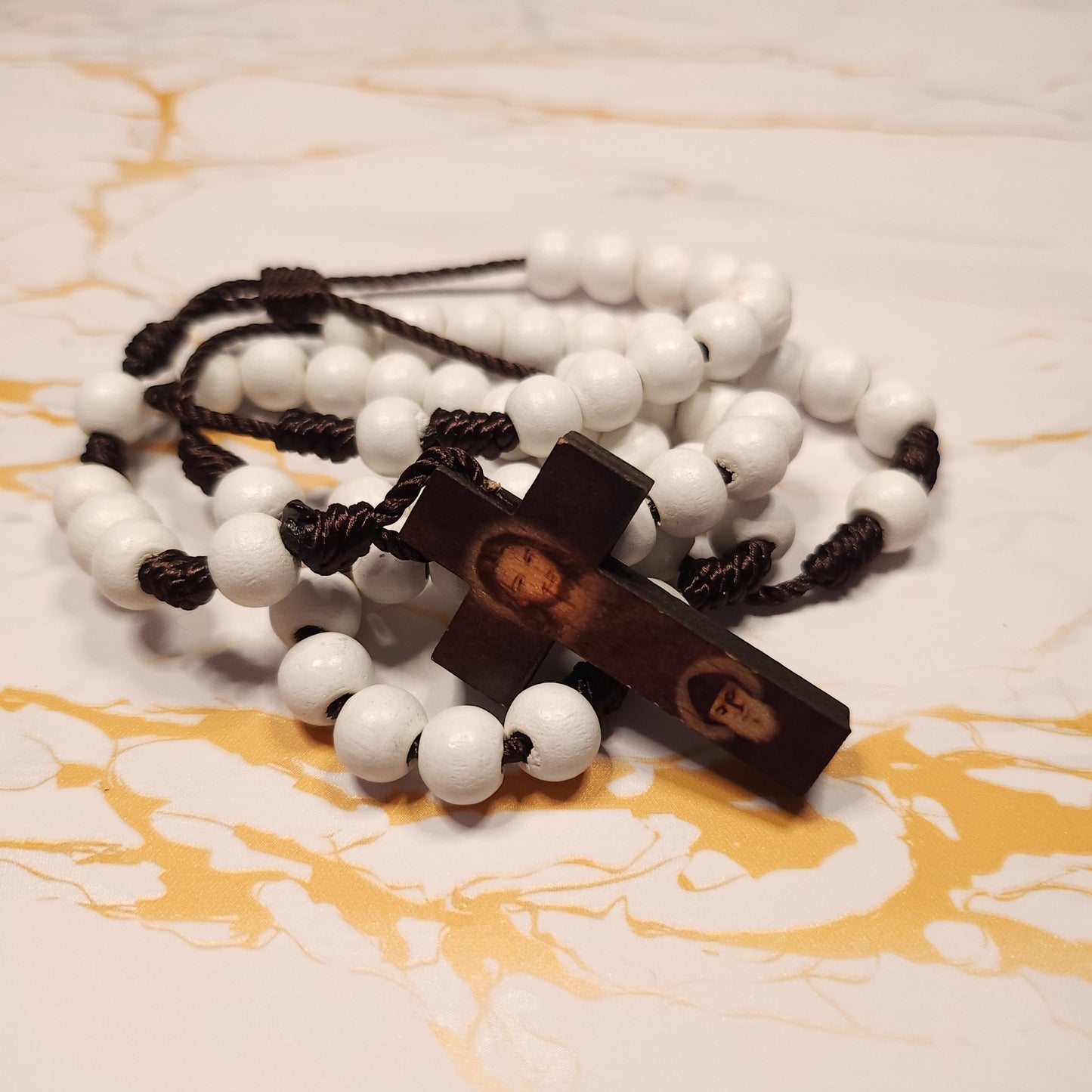 Saint Charbel & Jesus wood rosary (White)
