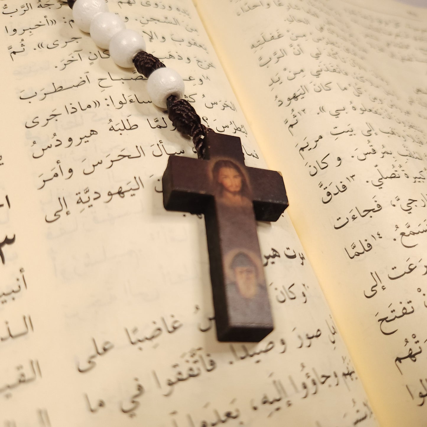 Saint Charbel & Jesus wood rosary (White)